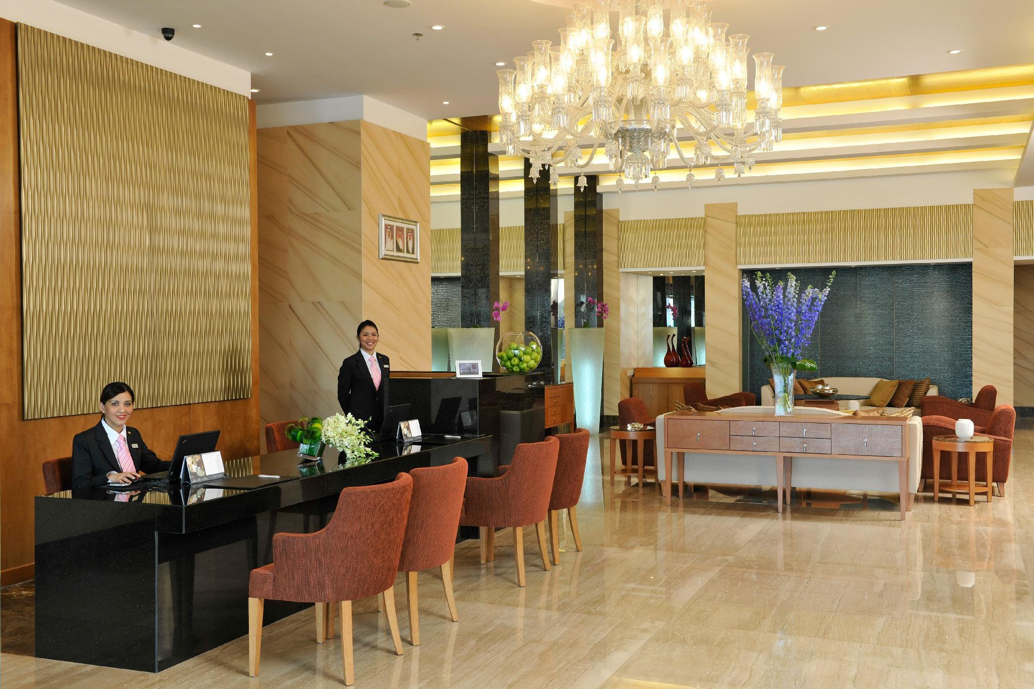 マナーマ フレイザー スイーツ シーフ バーレーンアパートホテル エクステリア 写真 The lobby of the hotel