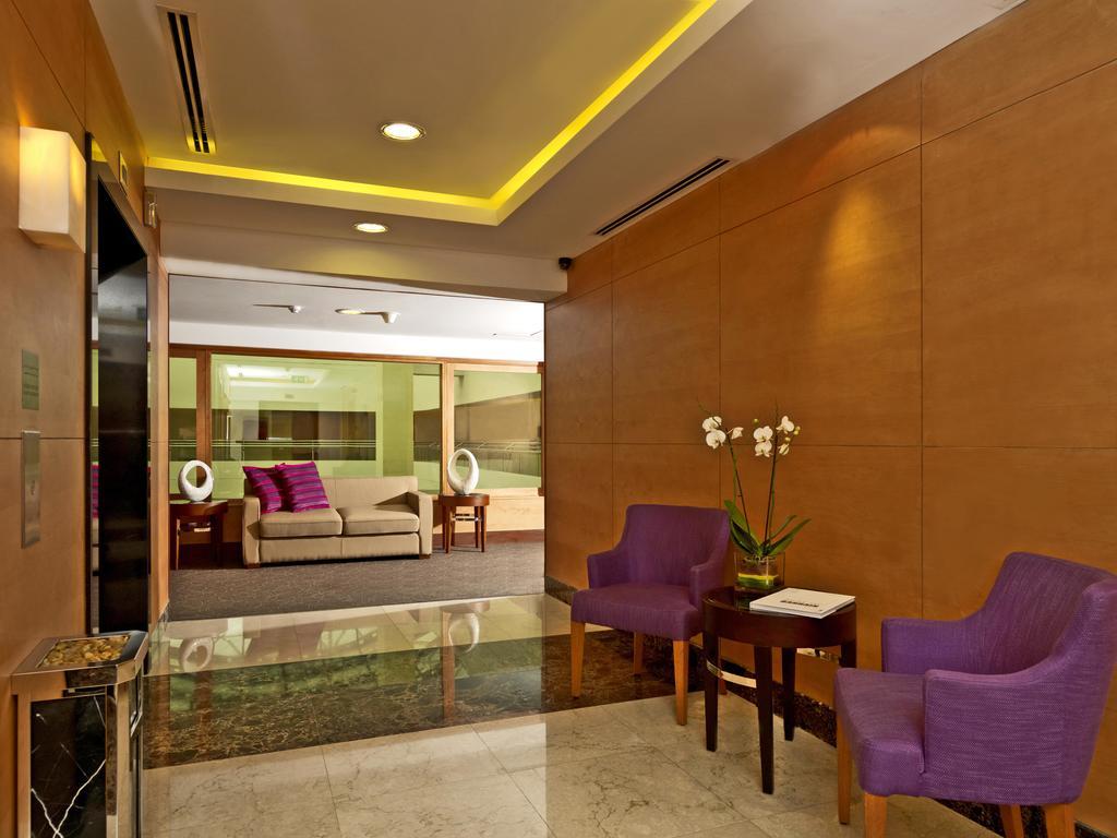 マナーマ フレイザー スイーツ シーフ バーレーンアパートホテル エクステリア 写真 The lobby of the hotel